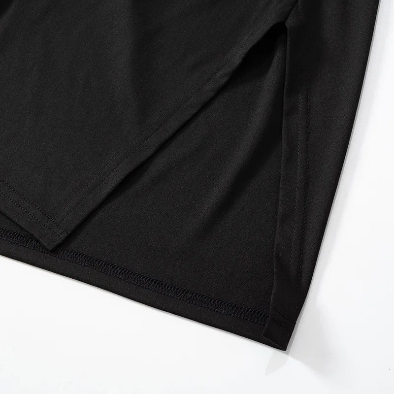 Vestido sexy con mangas largas.