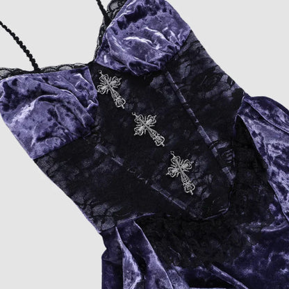 Vestido de terciopelo oscuro