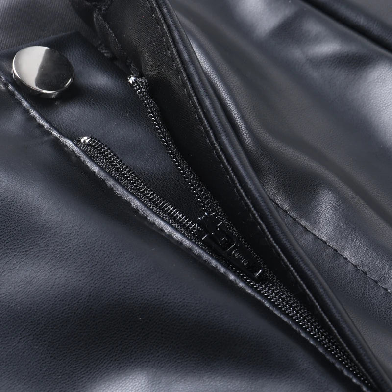 PANTALÓN GÓTICO FABRICADO EN PIEL ECOLÓGICA DE ESTILO URBANO