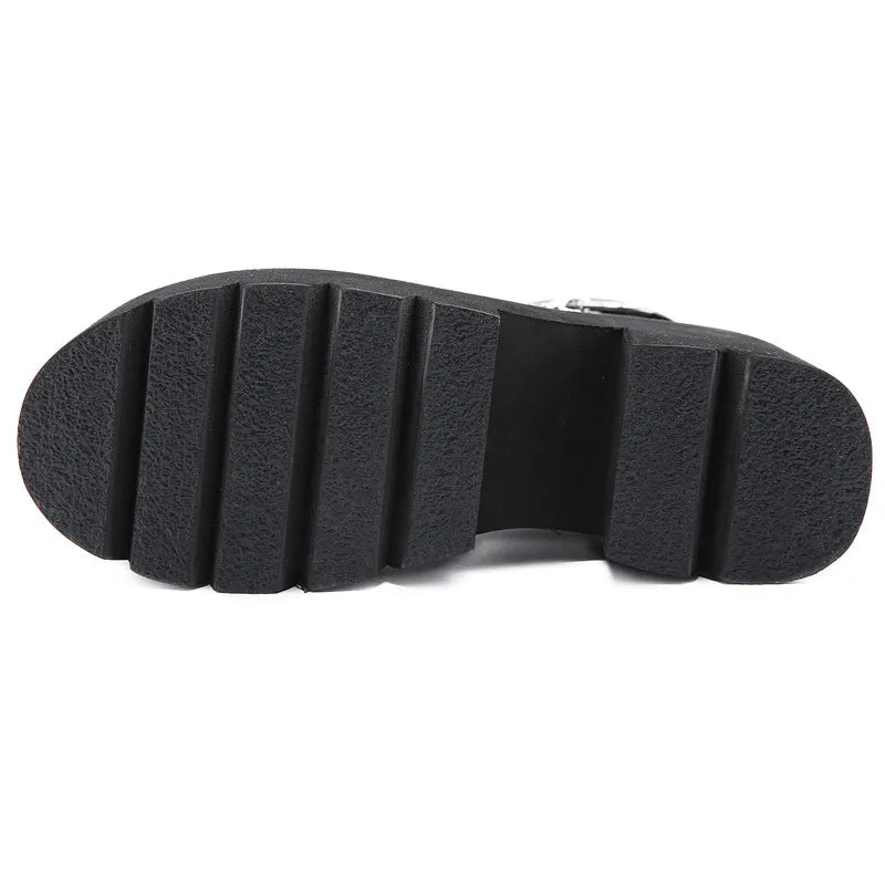 ZAPATOS GÓTICOS DE PIEL ECO EN NEGRO CON CADENA