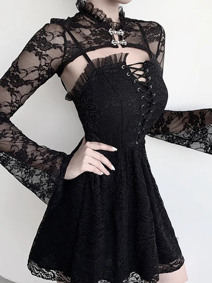 Vestido corto de encaje