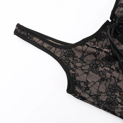 vestido gótico de encaje con tirantes