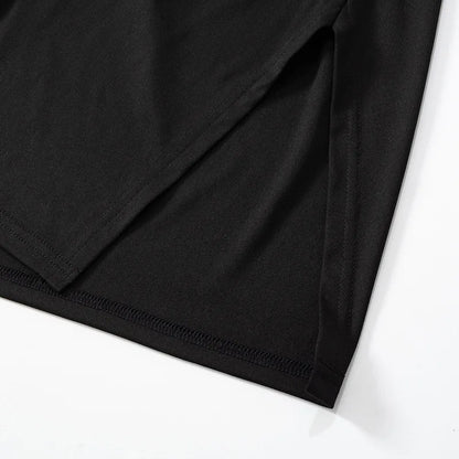 Vestido sexy con mangas largas.