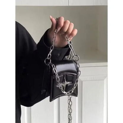 Bolso de cadena con cruz - negro