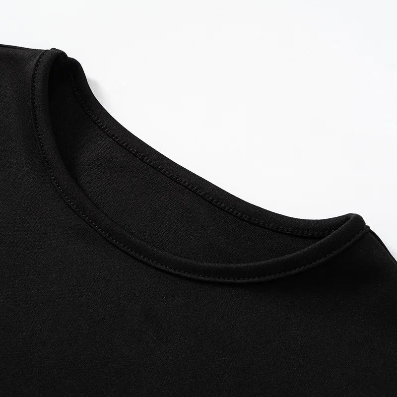 Vestido sexy con mangas largas.